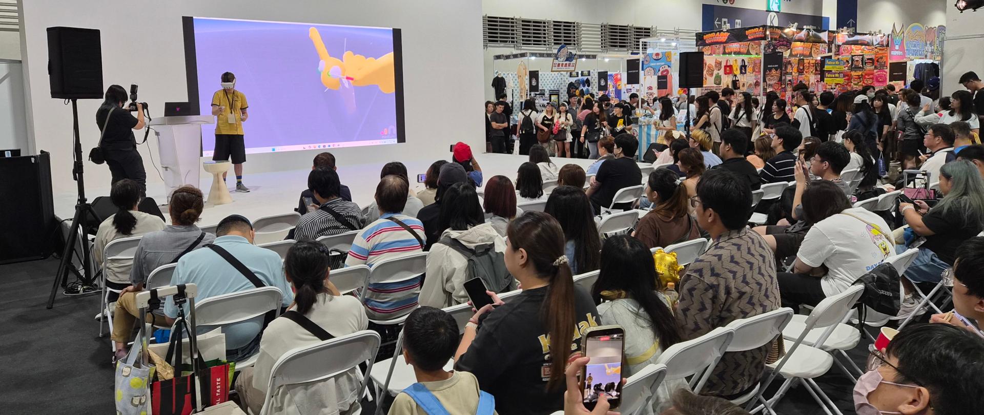 3D Live Act Presentation: Virtual Sculpture on the main stage